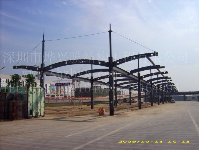 廣東普寧鋼結構車棚工程.jpg