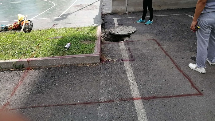 開學第一天，燁興-桐梓一中籃球場膜結構施工忙